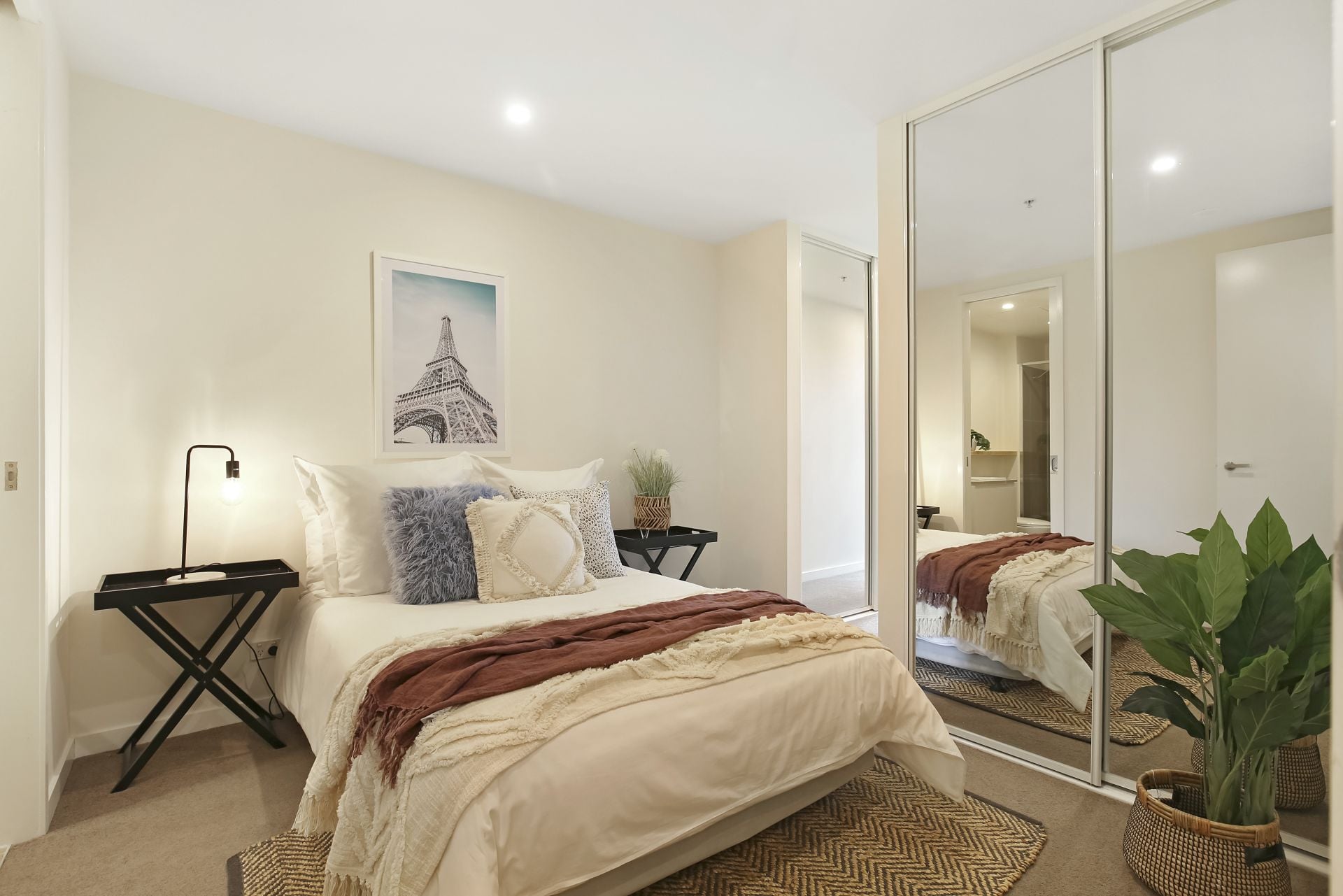 Spacious apartment in ideal location