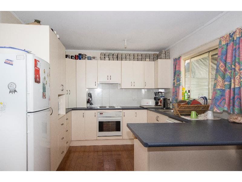 203 Cox Street, South Windsor - Thumbnail 6