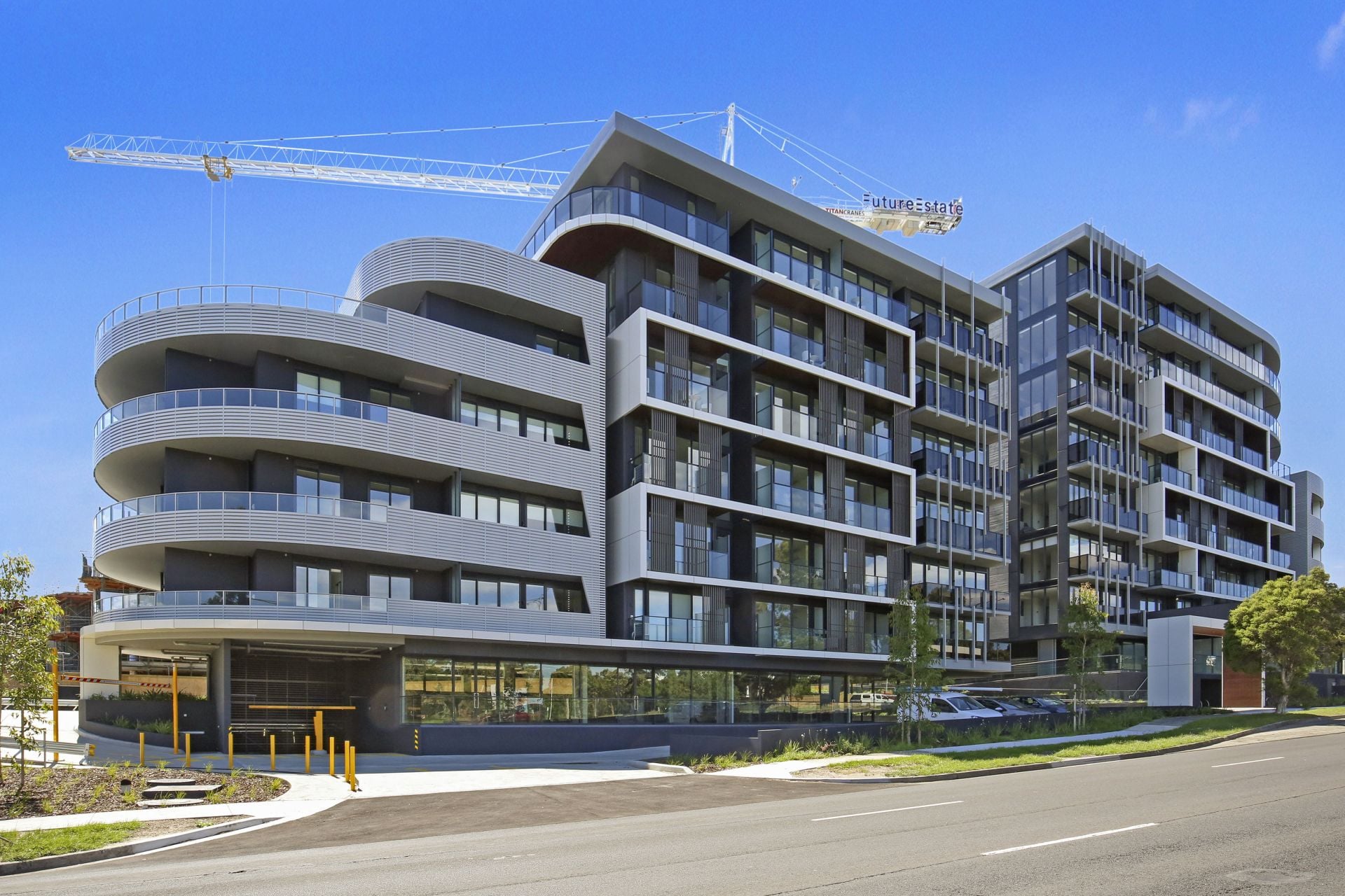 BRAND NEW APARTMENT IN BLUE CHIP LOCATION !!!