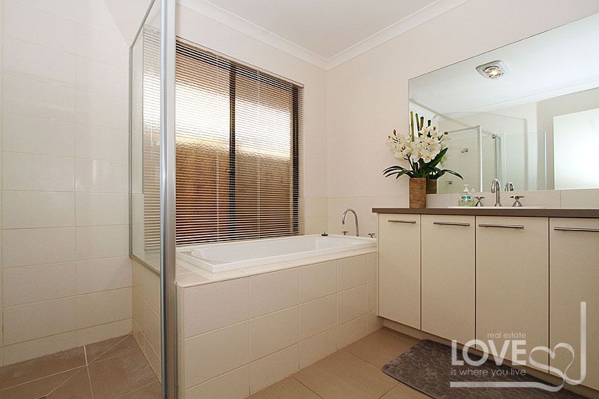 Picture Perfect, Modern Appeal