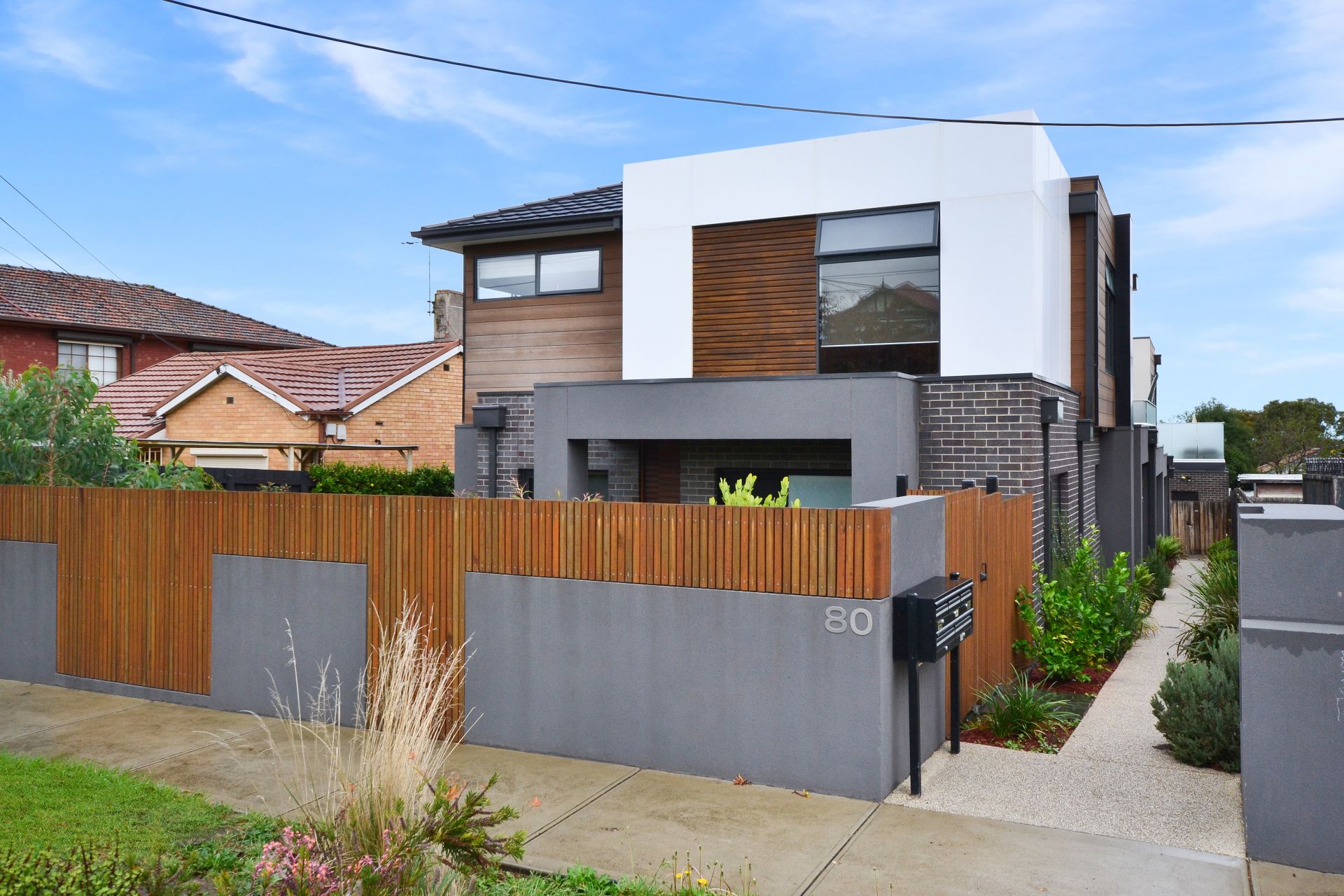 STYLISH MODERN LIVING
