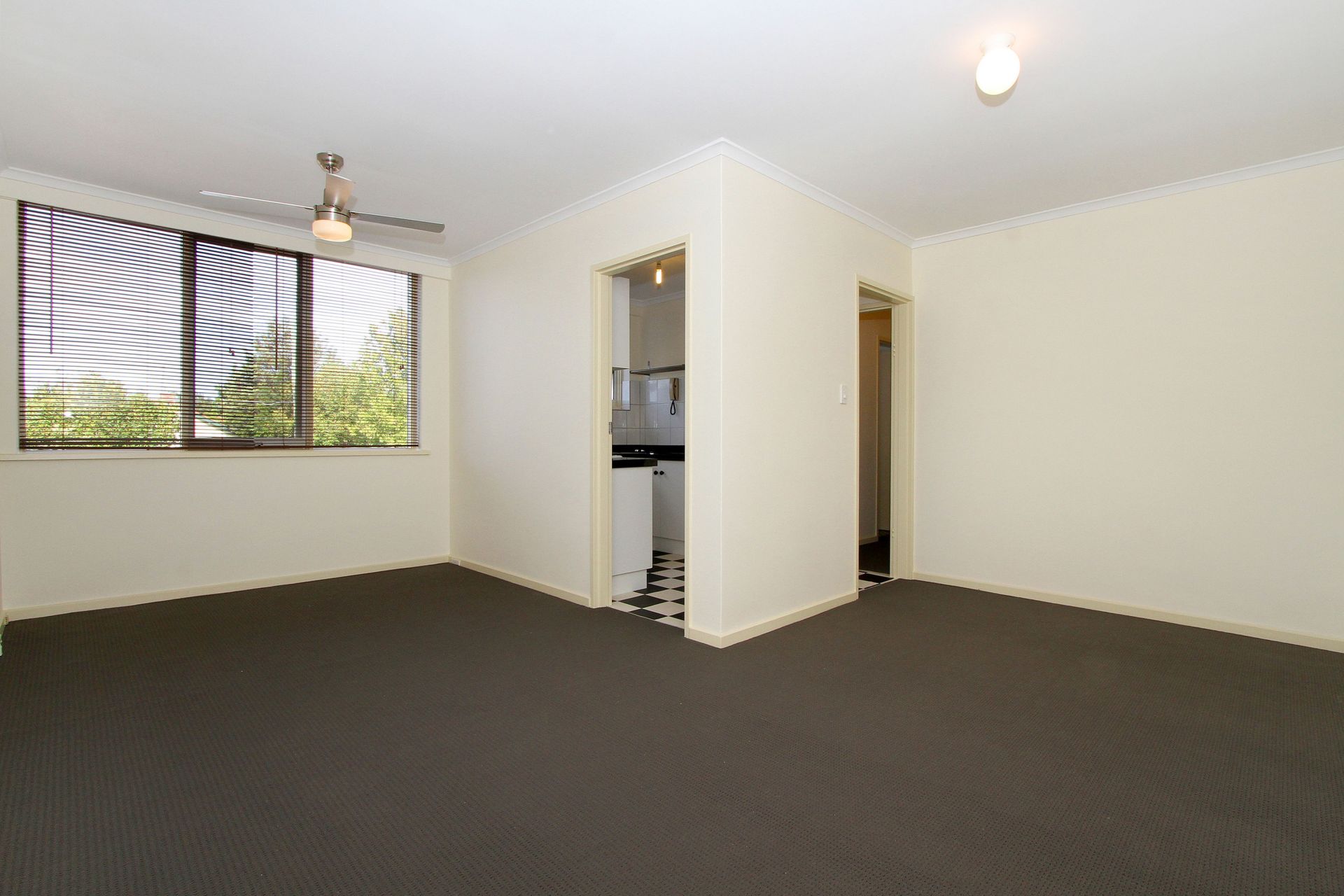 Spacious Apartment in Envious Position!