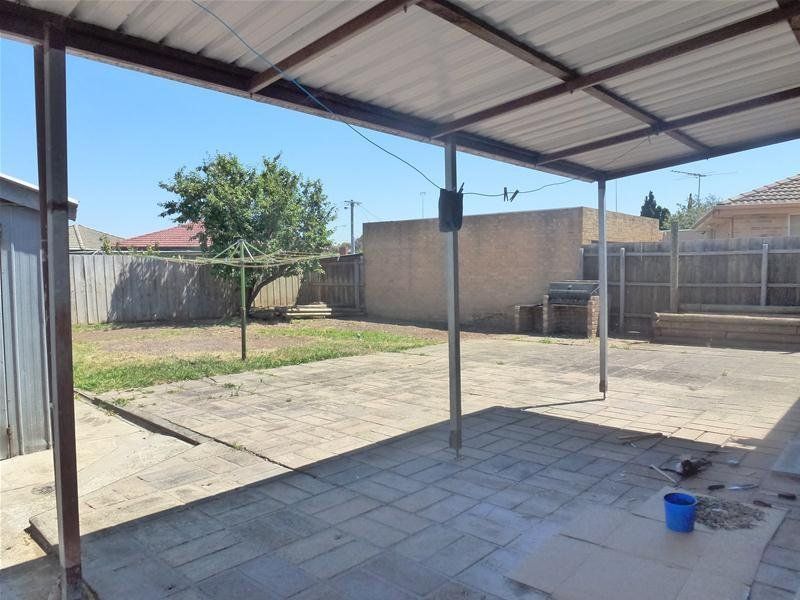 FAMILY HOME IN PERFECT LOCATION