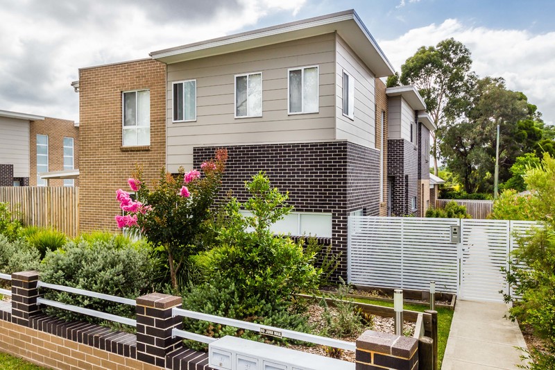 Real Estate For Sale 8 Roseberry Road Guildford , NSW