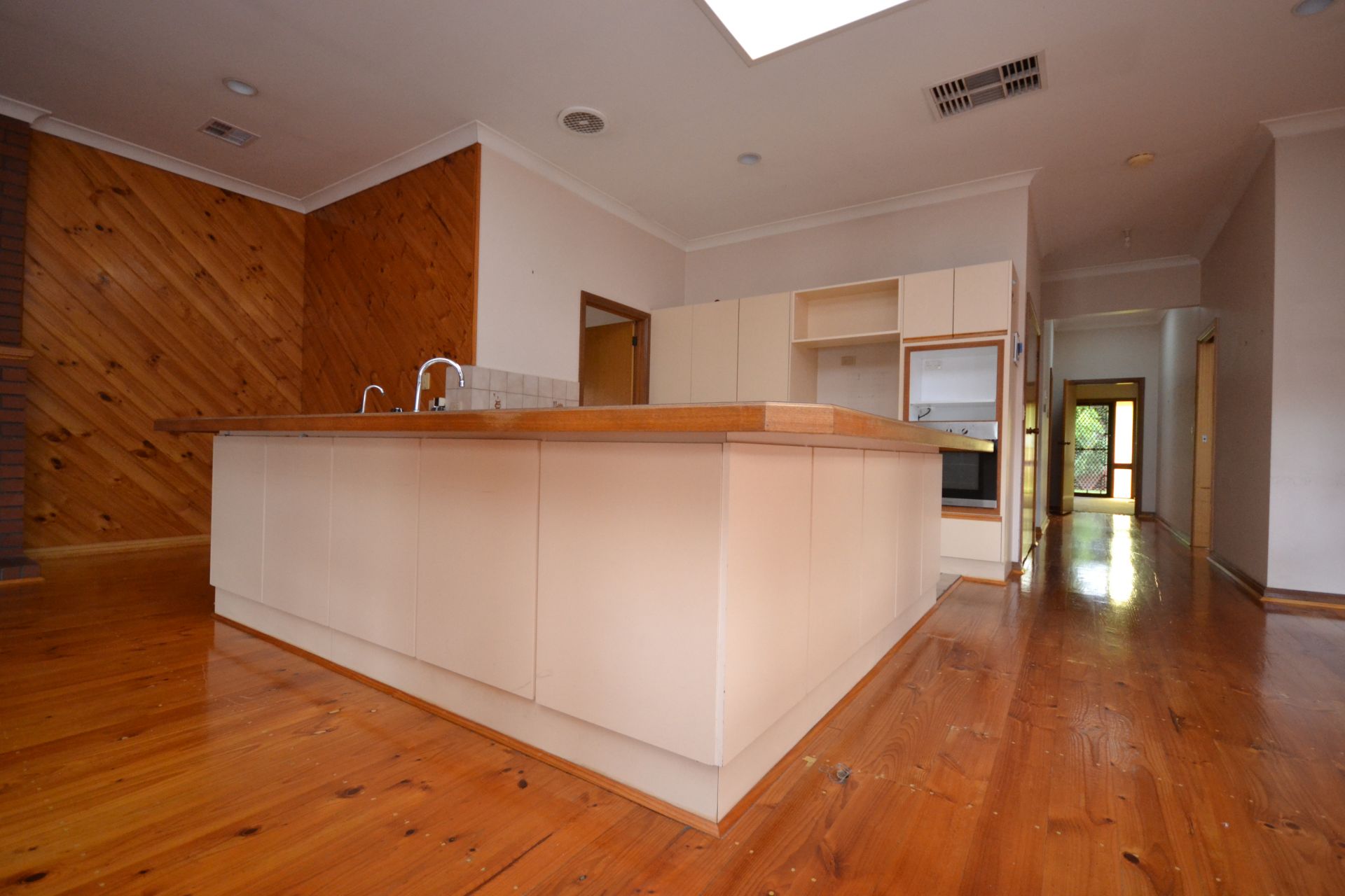 ORIGINAL CHARM IN A GREAT LOCATION