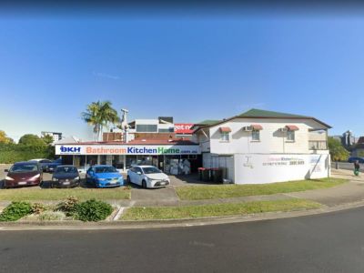 ICONIC STONES CORNER POSITION!