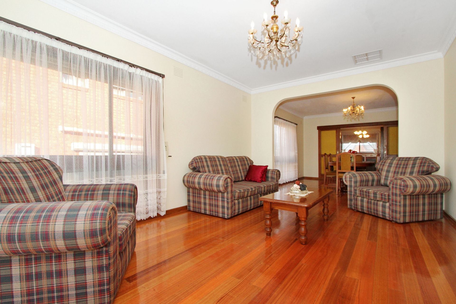 BEAUTIFULLY PRESENTED, METICULOUSLY MAINTAINED