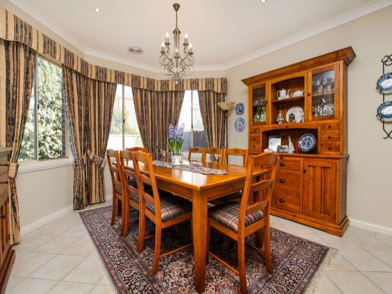105 Chisholm Drive, Caroline Springs - Thumbnail 4