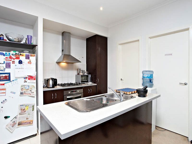 1/4 Hopetoun Green, Caroline Springs - Thumbnail 3