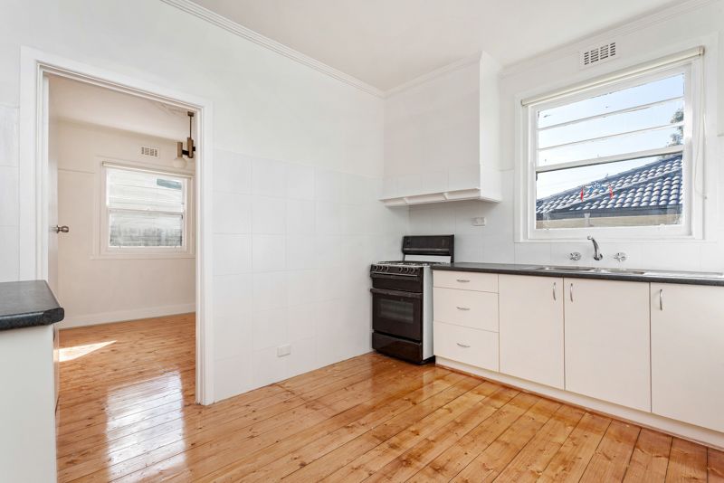 37 Sredna Street, West Footscray - Thumbnail 5