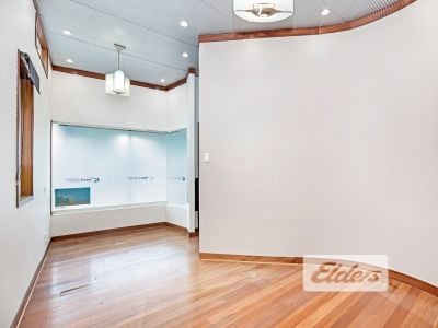 FREESTANDING OFFICE WITH GENEROUS ONSITE CAR PARK!