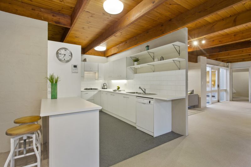 2 Winton Street, Kew - Thumbnail 5