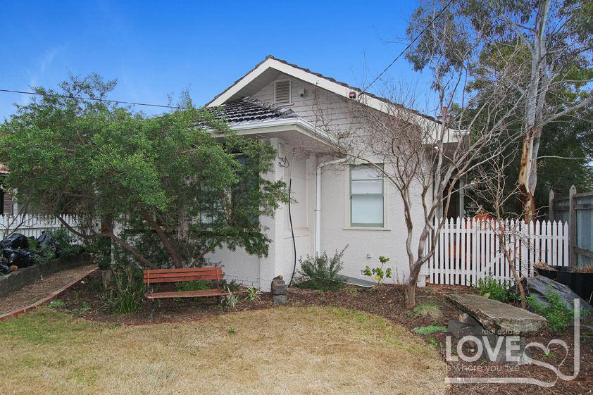 Rich in Character Set In Tranquil Setting