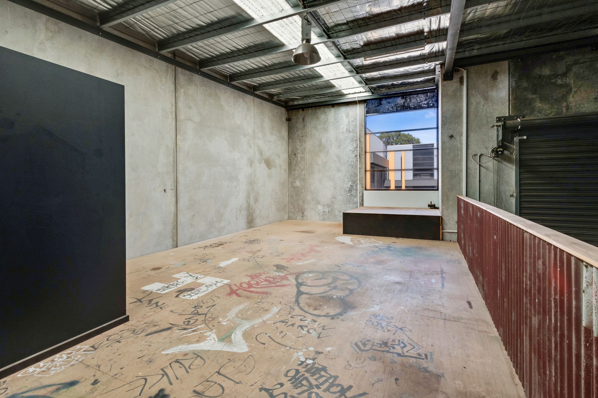 FACTORY/ OFFICE IN MAJOR GROWTH CORRIDOR