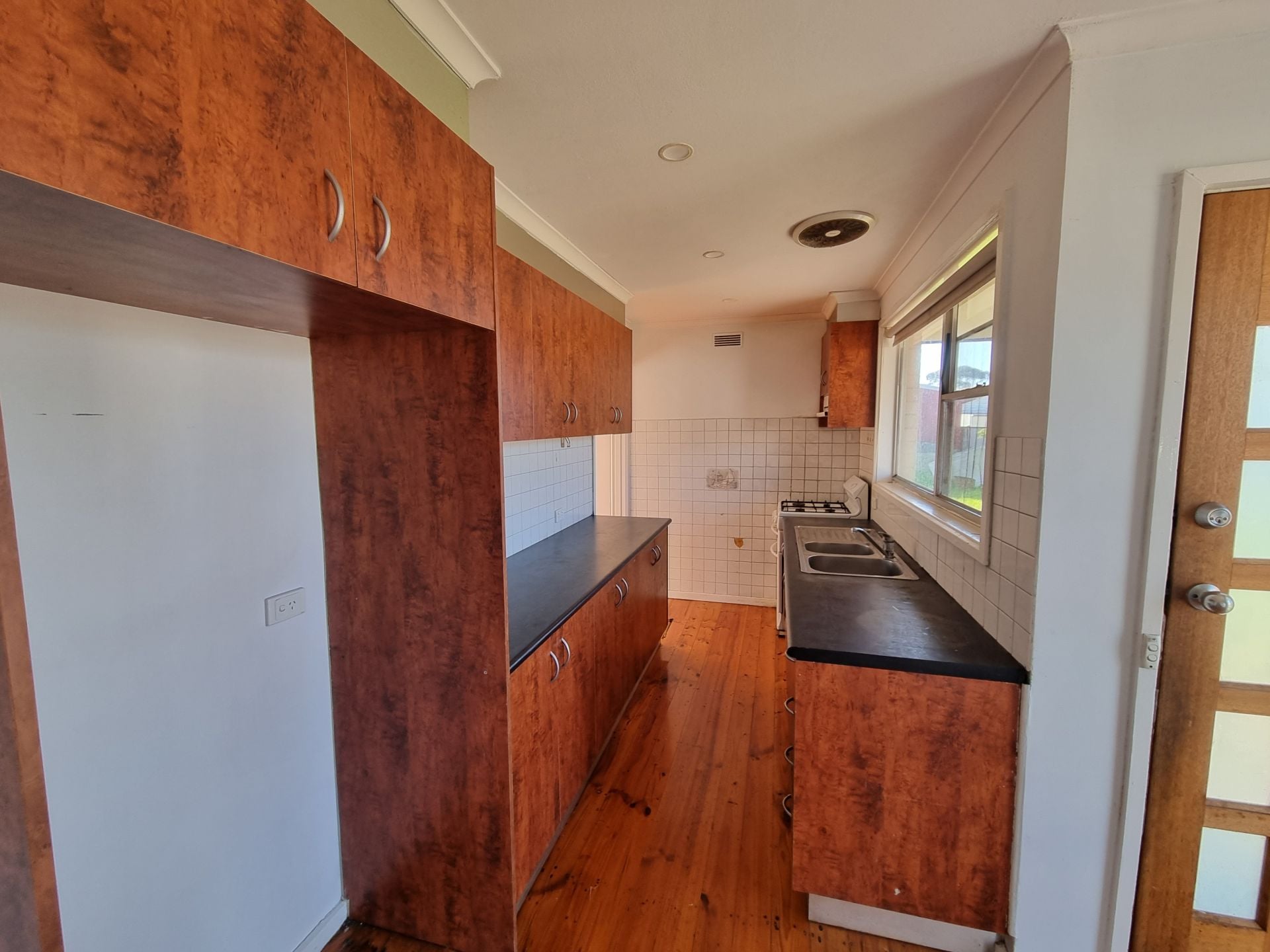 6 Emslie Street, Sunshine West - Thumbnail 4