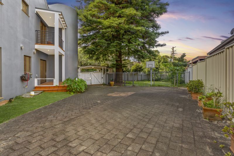 Real Estate For Sale 20 Banks Road Earlwood , NSW