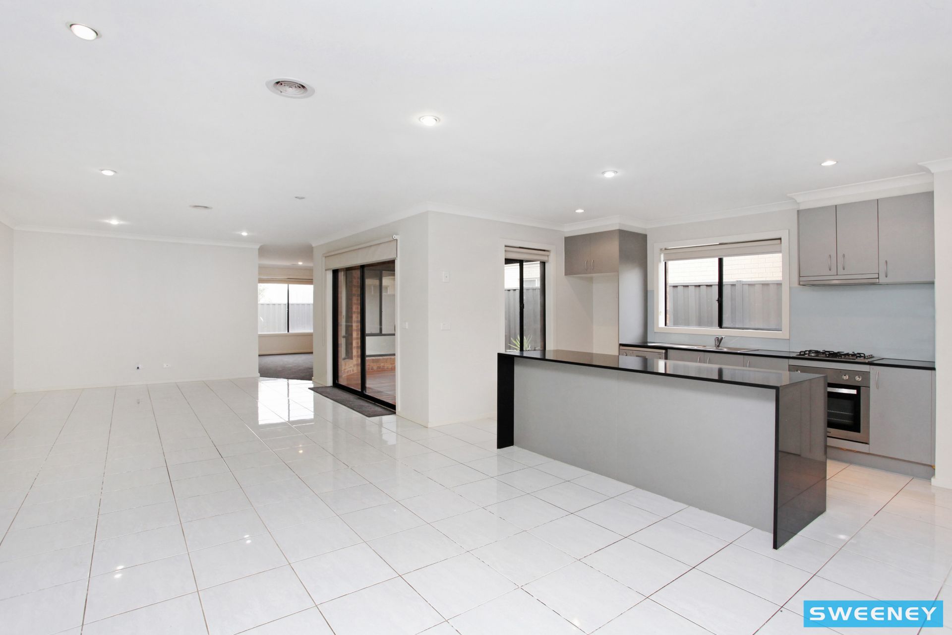 25 Jonah Parade, Deer Park - Thumbnail 4