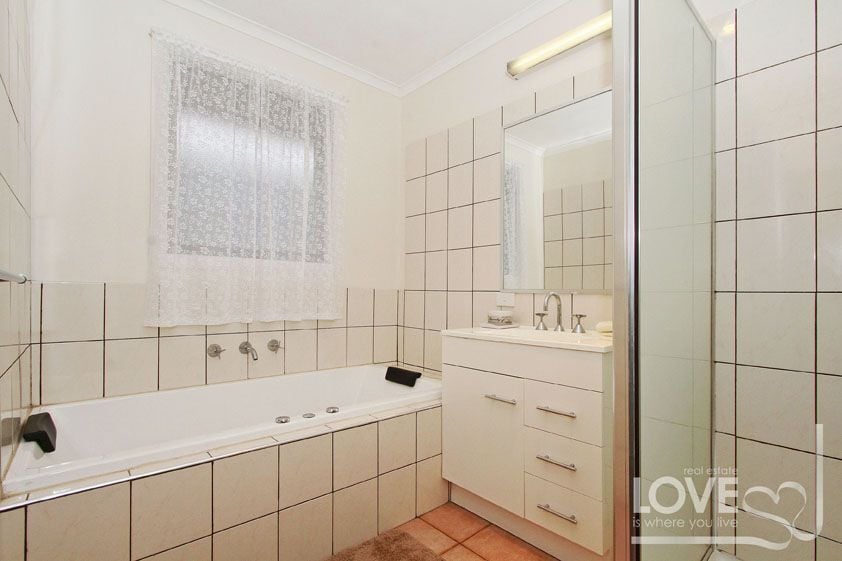 SPACIOUS 3 BEDROOM HOME