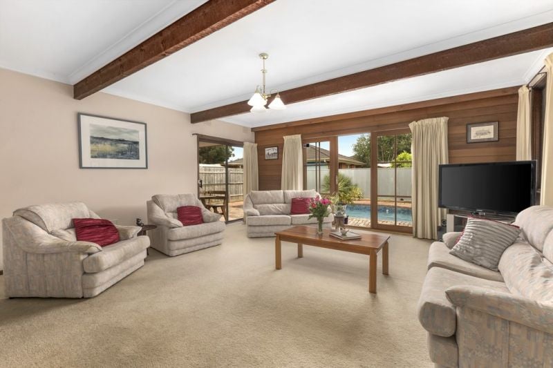 8 Fuchsia Street, Ferntree Gully - Thumbnail 2