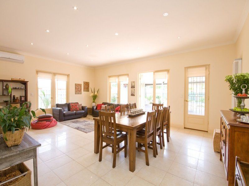 24 Dunbar Terrace Glenelg East 5045