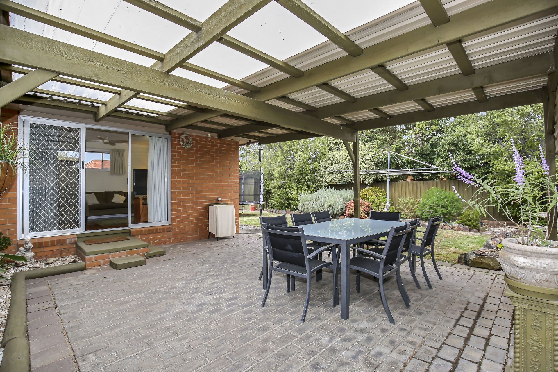 Irresistible Opportunity In An Impressive Location