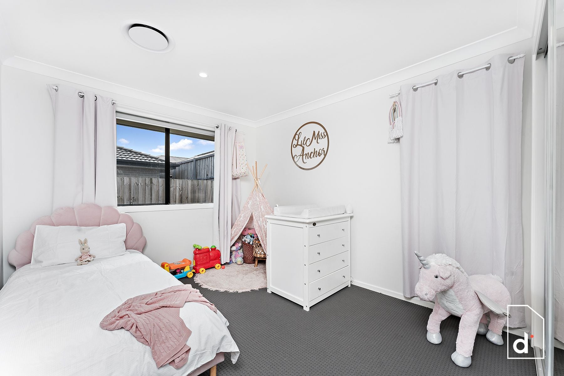 8 Huskisson Street, Tullimbar NSW