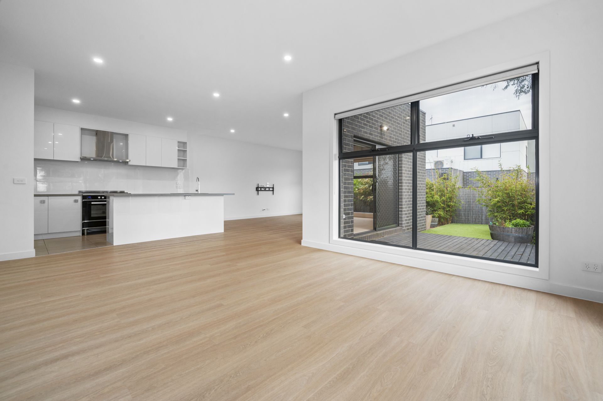 PRISTINE TOWNHOUSE