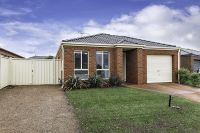 4 Featherhead Way, Harkness VIC