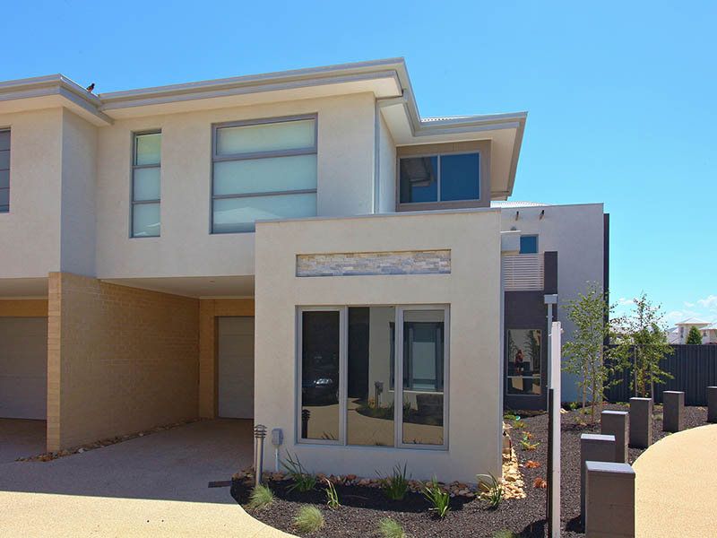 10/10-12 Kooyong Way, Caroline Springs - Thumbnail 2