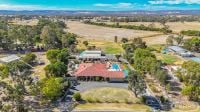 9 Eaglehawk Drive, Ravenswood, Ravenswood - Thumbnail 2