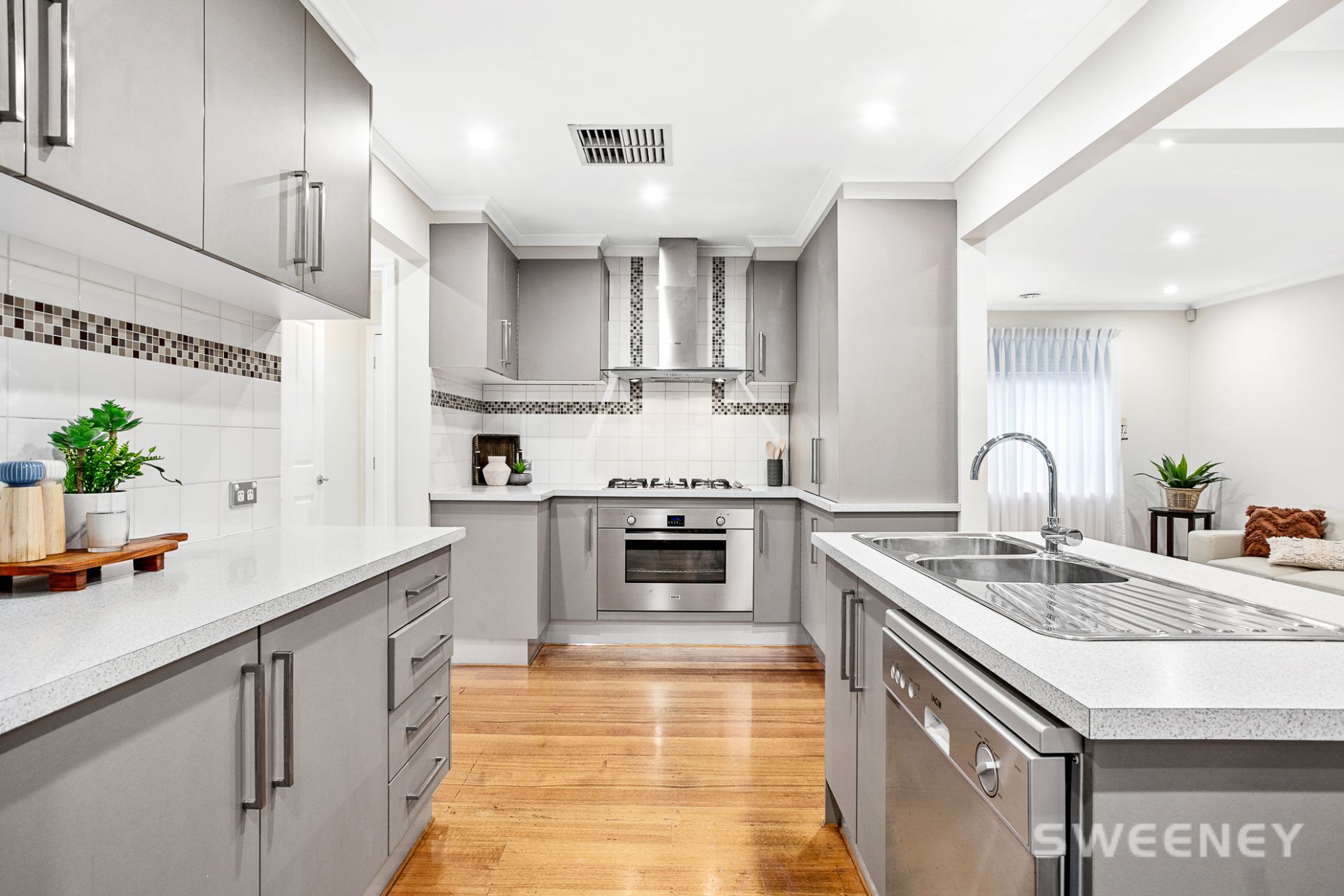 19 Rosebery Street, Altona Meadows - Thumbnail 2