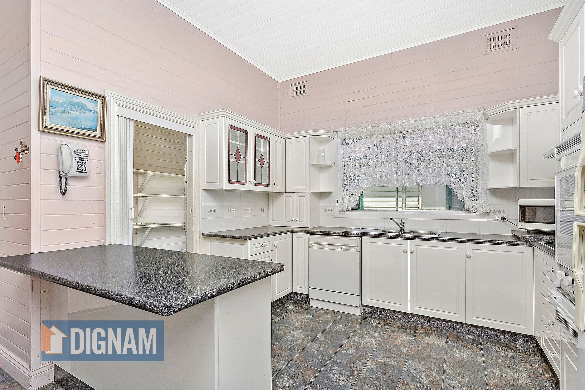 10 Surfers Parade, Thirroul NSW