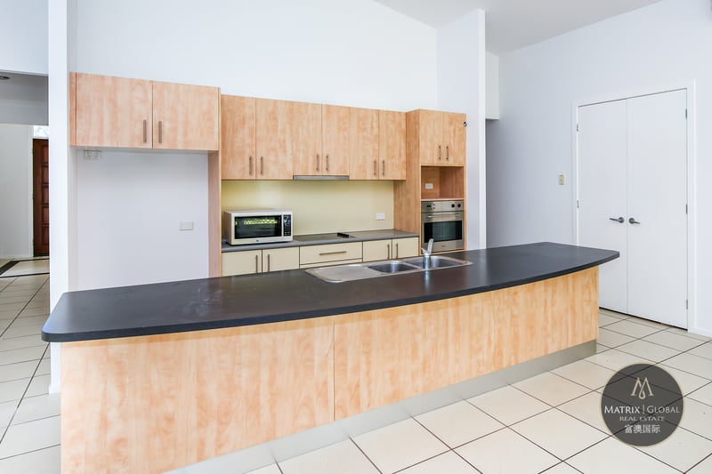 19 Oakview Circuit, Brookwater - Thumbnail 2