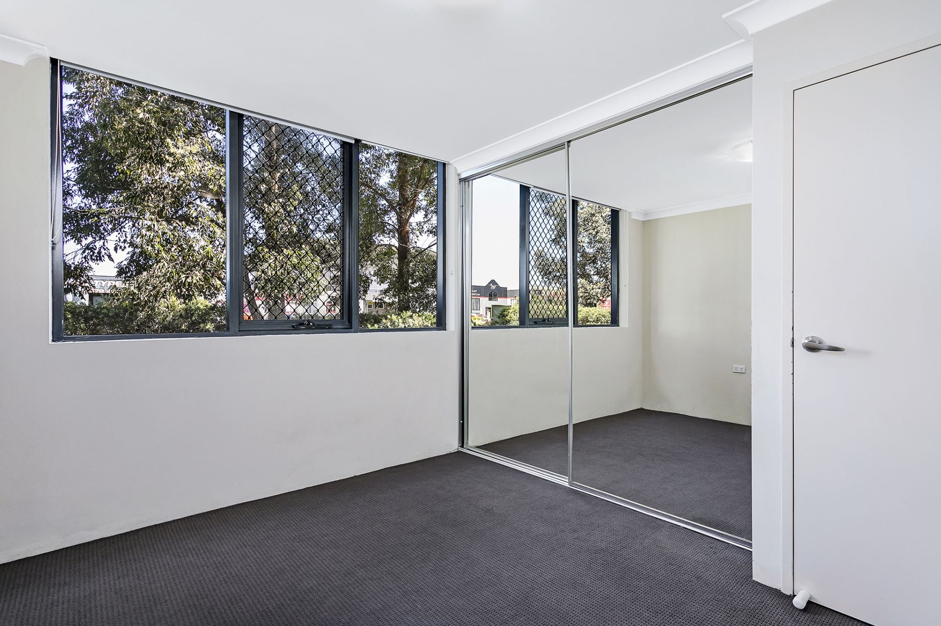 12/31-35 Third Avenue Blacktown NSW, Blacktown - Thumbnail 3