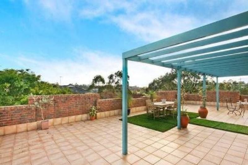 Huge Entertainers Terrace