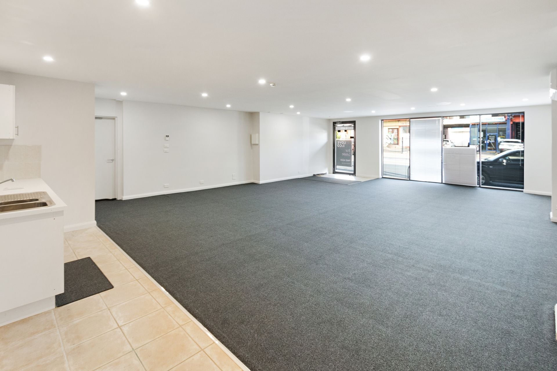 OUTSTANDING RETAIL/ OFFICE WITH GREAT EXPOSURE