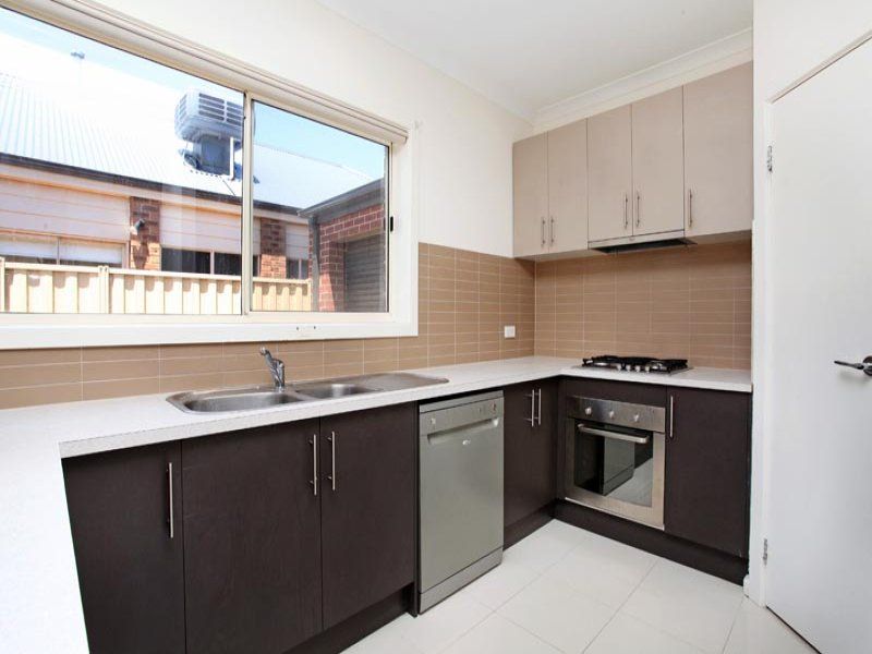 10 Parsley Street, Caroline Springs - Thumbnail 4