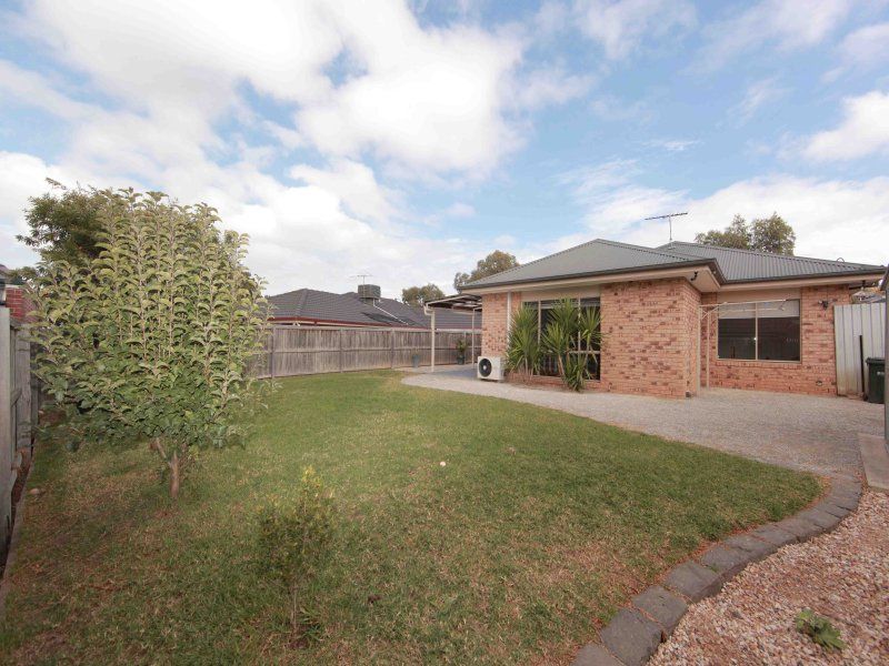 22 Poppy Drive SOUTH MORANG, South Morang - Thumbnail 2