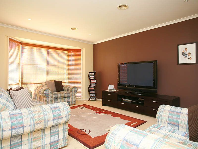 24 Perkins Grove, Burnside - Thumbnail 4