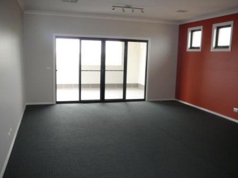 12 Cremorne Street, Point Cook - Thumbnail 7