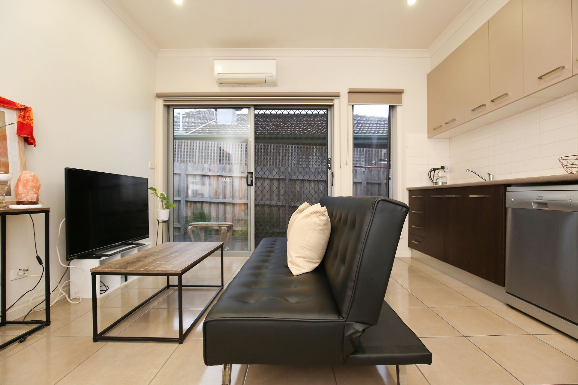 AFFORDABLE MODERN UNIT IN PRIME LOCATION