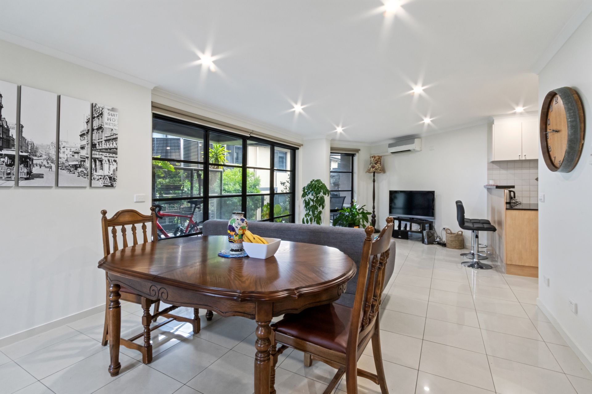 Sub-Penthouse Living!