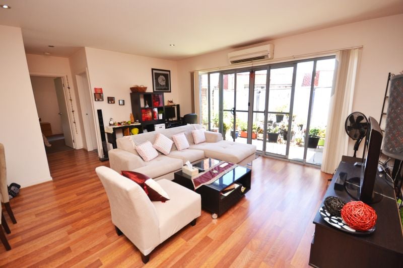 6/1B Wilkinson Street, Reservoir