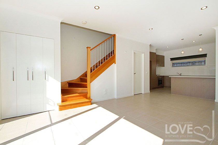 SOPHISTICATED, EASY CARE LIVING