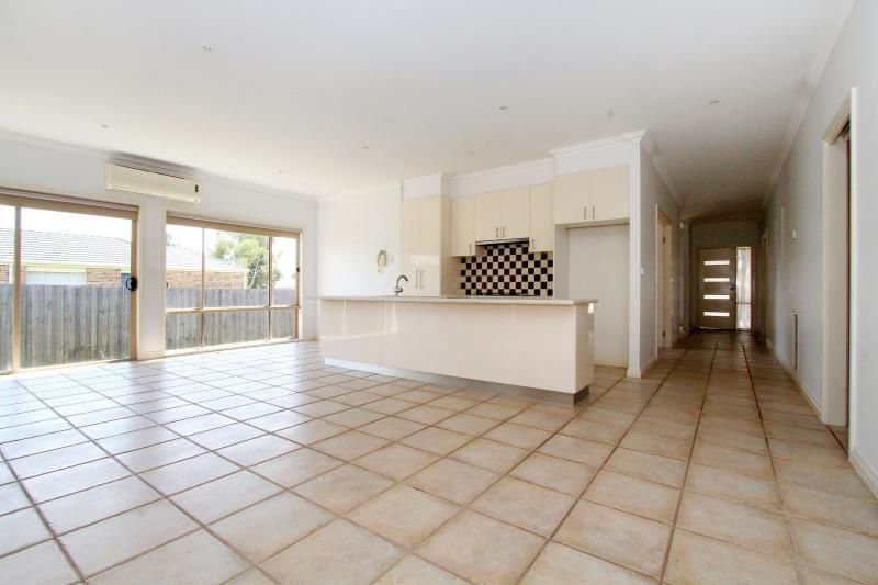 LARGE HOME IN A GREAT LOCATION    *Insp Sat 6th Sep @ 12:20pm*