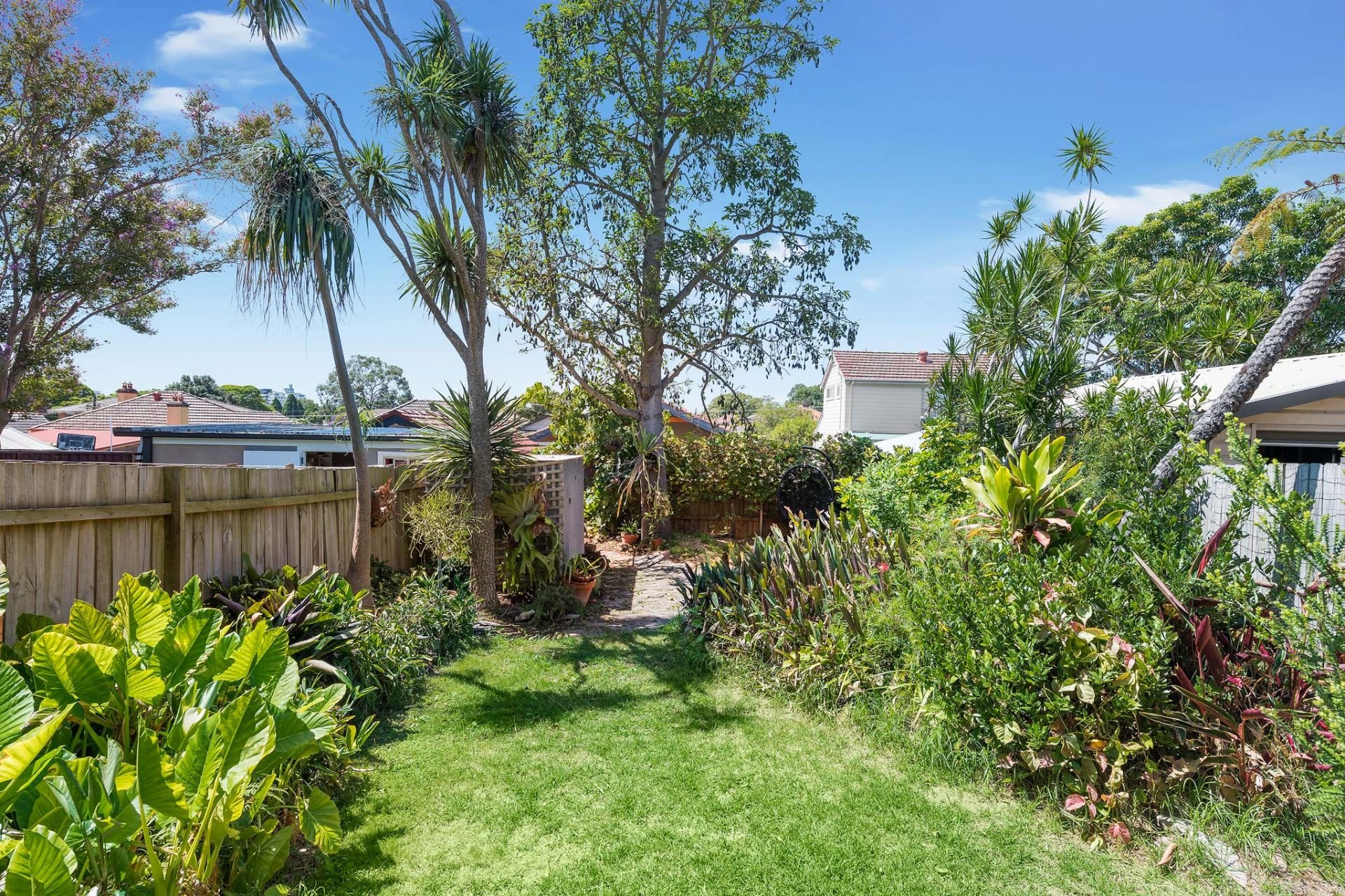 SOLD 'Waratah'  an Adorable Semi with Character and Style