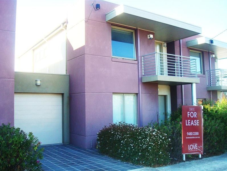 Light and Bright 3 Bedroom Townhouse