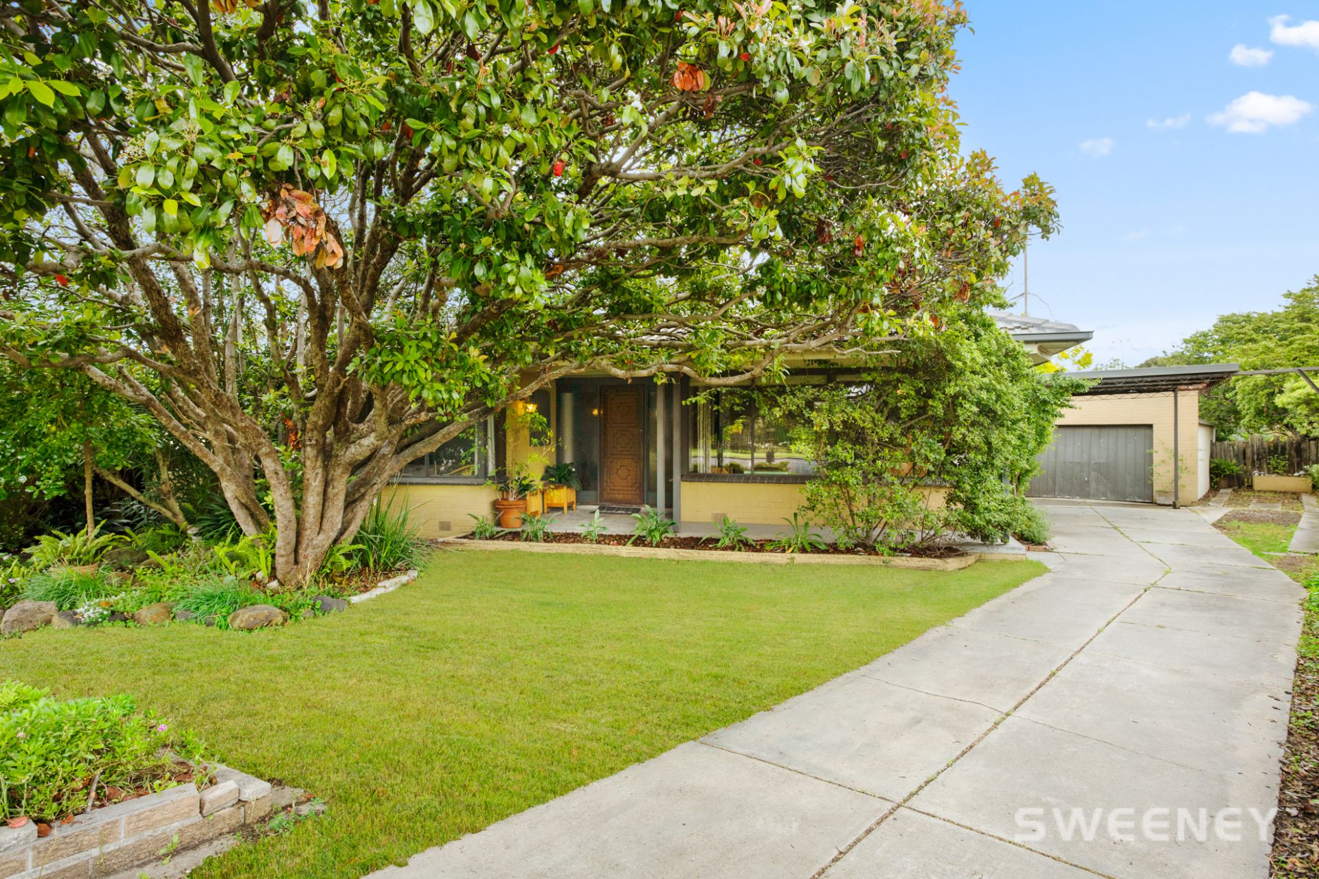 18 Simmons Drive, Seaholme - Thumbnail 3
