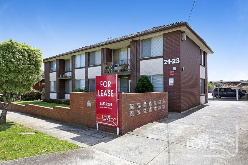 Refurbished, Great Location!