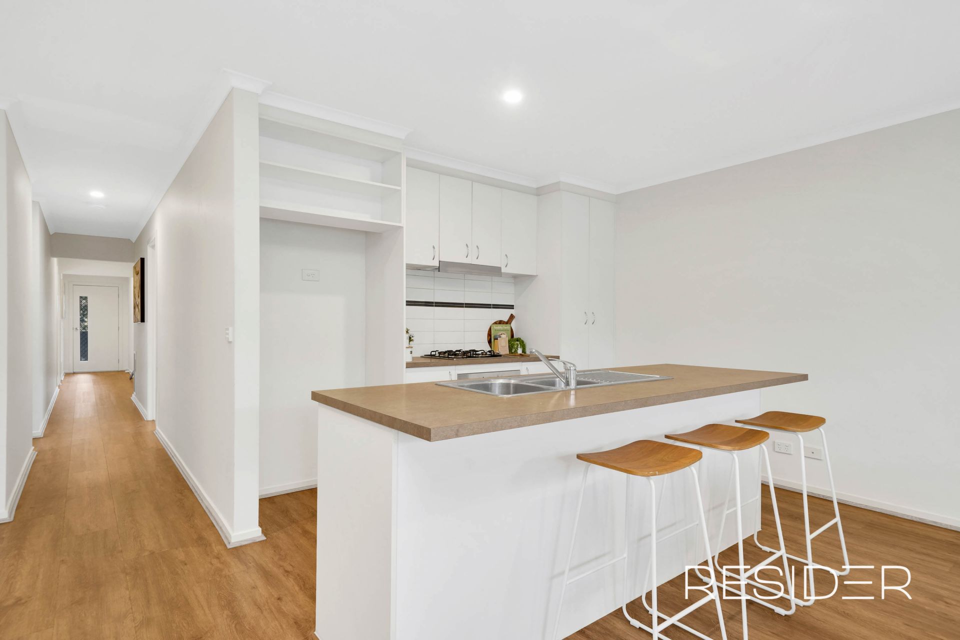 224 The Lakes Boulevard South Morang, South Morang - Thumbnail 8